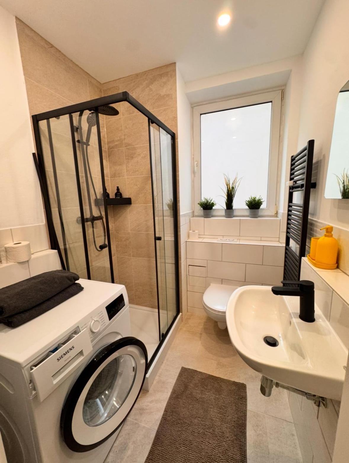 New Apartment In Magdeburg Buckau - Waschmaschine, Smart-Tv, Neues Badezimmer エクステリア 写真